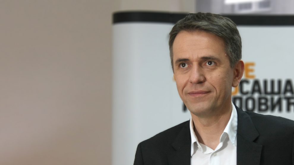РАДУЛОВИЋ СВЕ ШОКИРАО: Ово је прави број оболелих и преминулих од короне (видео) РАДУЛОВИЋ СВЕ ШОКИРАО: Ово је прави број оболелих и преминулих од короне (видео)