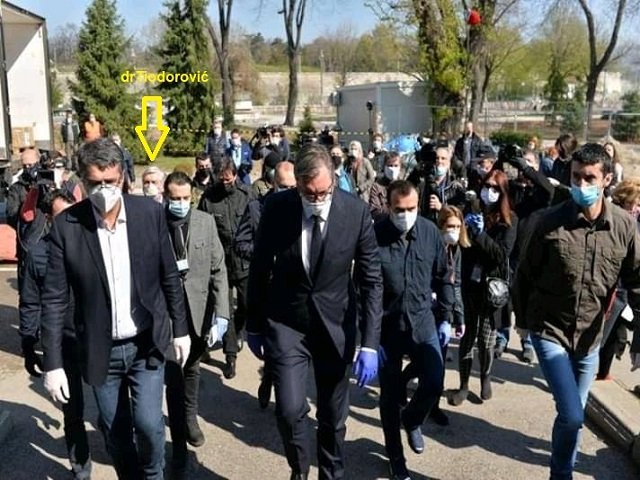 НЕВИЂЕНО! Народ хапси и кажњава, а он безобразно одбија карантин и да се тестира! НЕВИЂЕНО! Народ хапси и кажњава, а он безобразно одбија карантин и да се тестира!