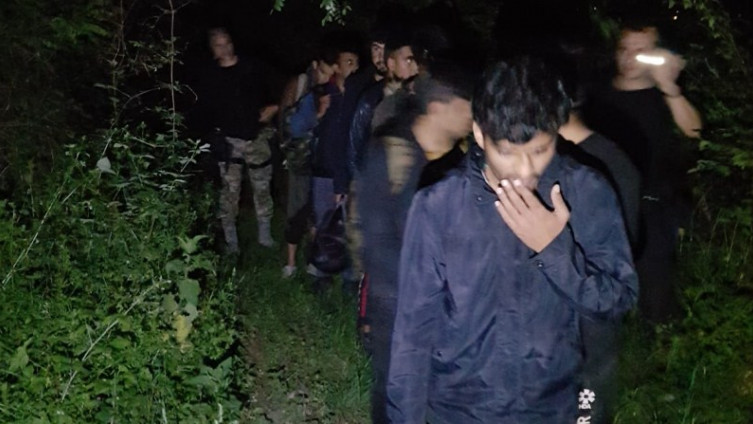 Зауставили 91 мигранта: Све више посла за зворничку полицију због прелазака илегалаца из Србије Зауставили 91 мигранта: Све више посла за зворничку полицију због прелазака илегалаца из Србије