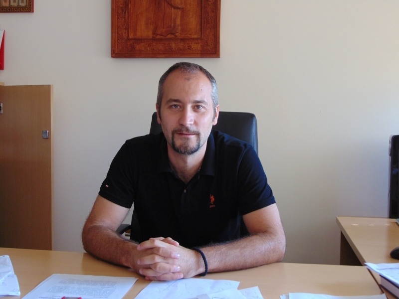 Рођак Тамаре Вучић др Златко Грушановић није избацио само Десанку, нестала дела Кочића, Андрића, Ћосића Рођак Тамаре Вучић др Златко Грушановић није избацио само Десанку, нестала дела Кочића, Андрића, Ћосића
