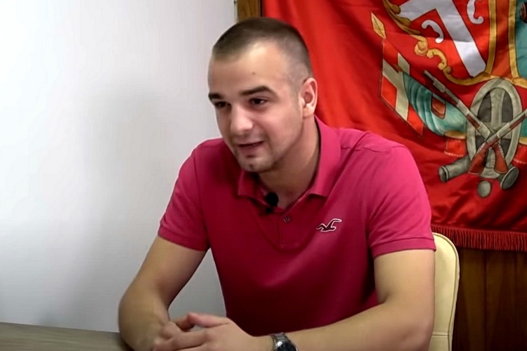 Председник омладине радикала напустио странку: СРС се распада а Шешељ материјално обезбеђује своја покољења (видео) Председник омладине радикала напустио странку: СРС се распада а Шешељ материјално обезбеђује своја покољења (видео)