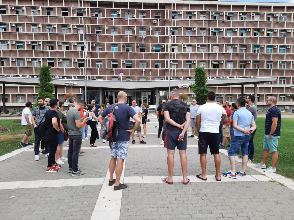 Kрагујевац: Протест угоститеља, траже дозволу за рад до 01 часова Kрагујевац: Протест угоститеља, траже дозволу за рад до 01 часова