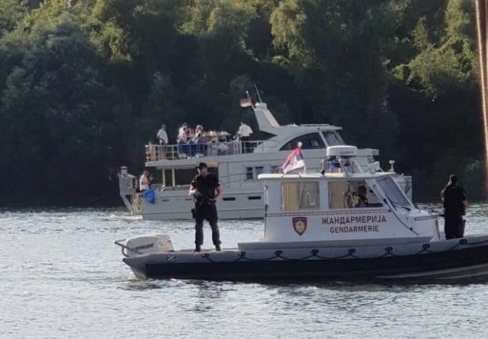 Чланови напредног нарко ганга на броду БИА? Чланови напредног нарко ганга на броду БИА?