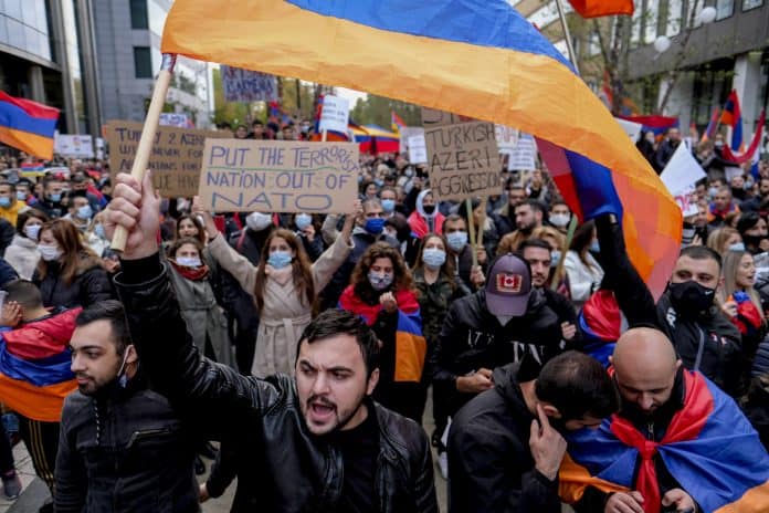 „Турци настављају геноцид над Јерменима“ „Турци настављају геноцид над Јерменима“