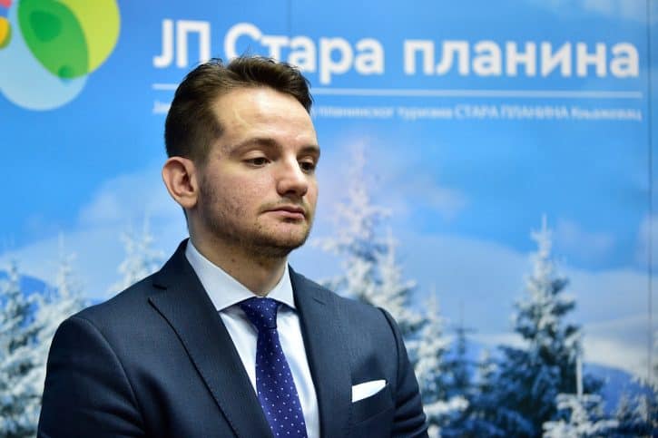 Напредњаци постављају најмлађег Кркобабића за потпредседника Народне скупштине Напредњаци постављају најмлађег Кркобабића за потпредседника Народне скупштине