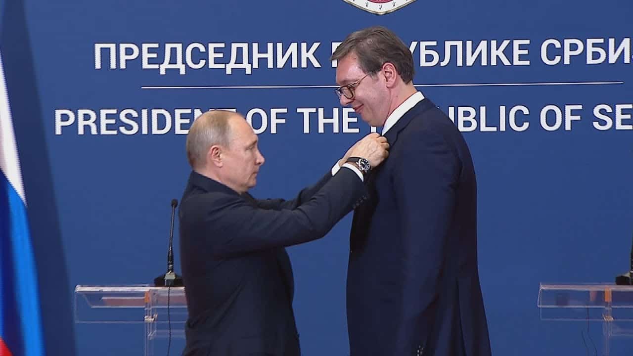 Српски интелектуалци траже од Путина да одузме Вучићу орден Српски интелектуалци траже од Путина да одузме Вучићу орден