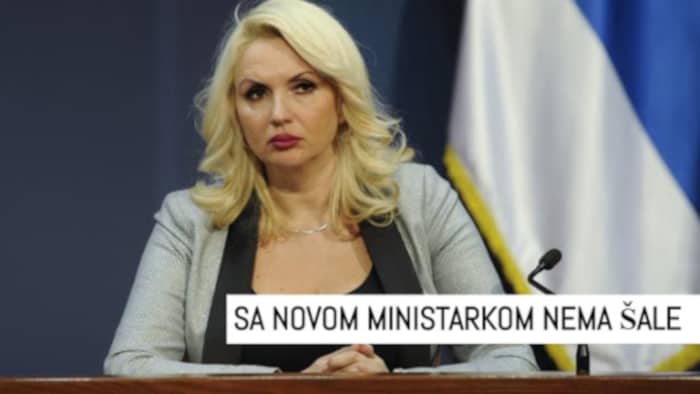 Вакцинишите своју децу, да вам их не би вакцинисао Центар за социјални рад или још горе одузео Вакцинишите своју децу, да вам их не би вакцинисао Центар за социјални рад или још горе одузео