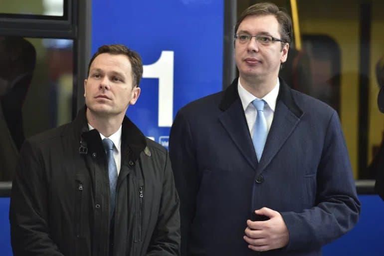 Зна ли ко колико су милијарди евра штете Мали и Вучић направили Србији од када су дошли на власт? Зна ли ко колико су милијарди евра штете Мали и Вучић направили Србији од када су дошли на власт?