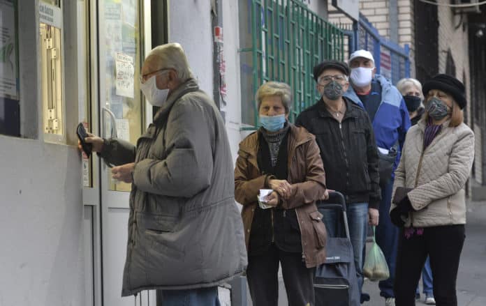 Промењена старосна граница за пензионисање, сада у пензију идемо још старији, ево шта се све мења Промењена старосна граница за пензионисање, сада у пензију идемо још старији, ево шта се све мења