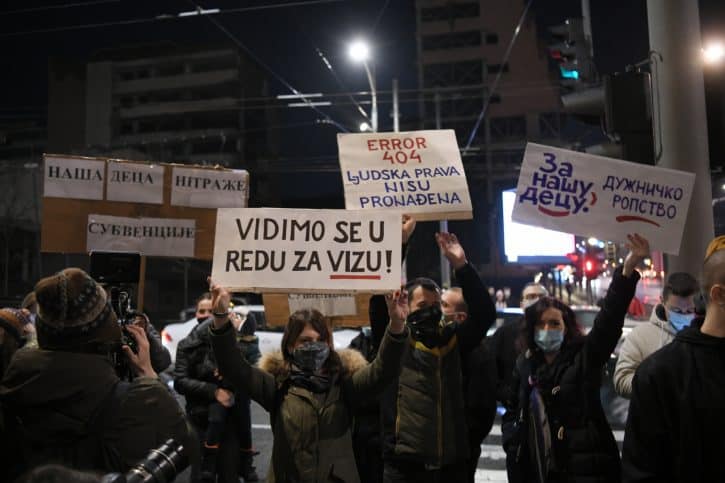 Фриленсери протестовали испред Владе: Враћамо се за 15 дана Фриленсери протестовали испред Владе: Враћамо се за 15 дана