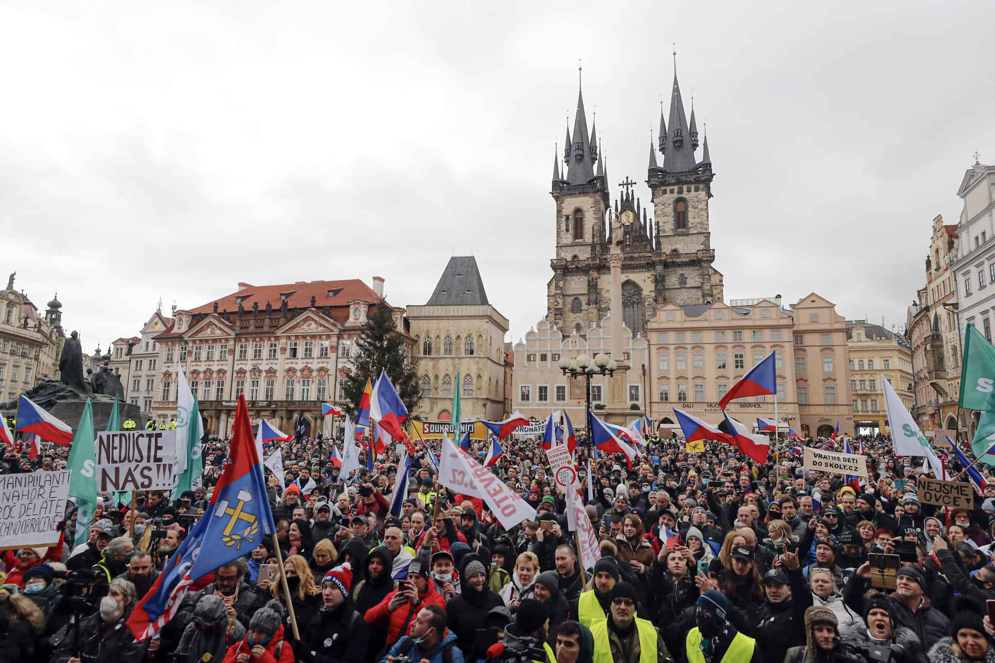 ХИЉАДЕ ЧЕХА протестује у Прагу против корона тираније и вакцинације (видео) ХИЉАДЕ ЧЕХА протестује у Прагу против корона тираније и вакцинације (видео)