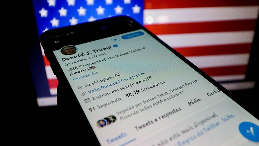 Твитер трајно блокирао налог председника САД Доналда Трампа Твитер трајно блокирао налог председника САД Доналда Трампа