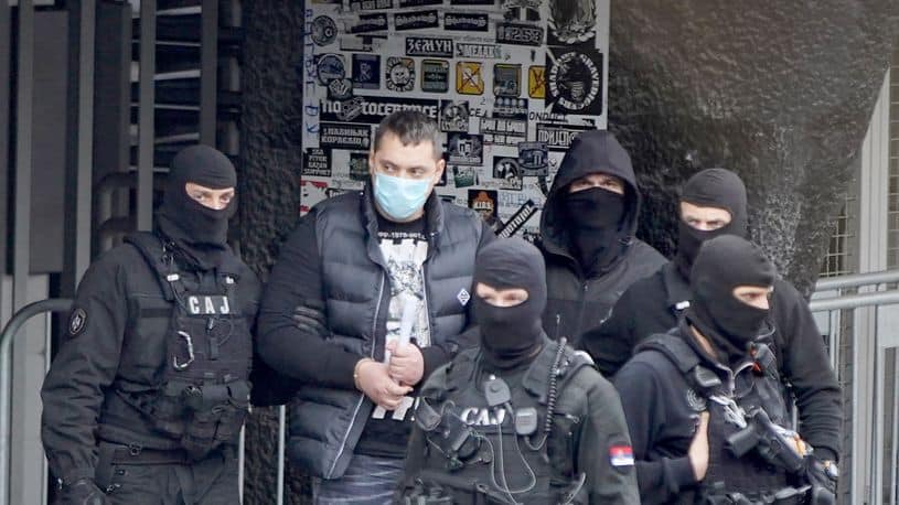 Беливук имао таблице ДИРЕКТОРА ПОЛИЦИЈЕ, значку, блинкере... Беливук имао таблице ДИРЕКТОРА ПОЛИЦИЈЕ, значку, блинкере...