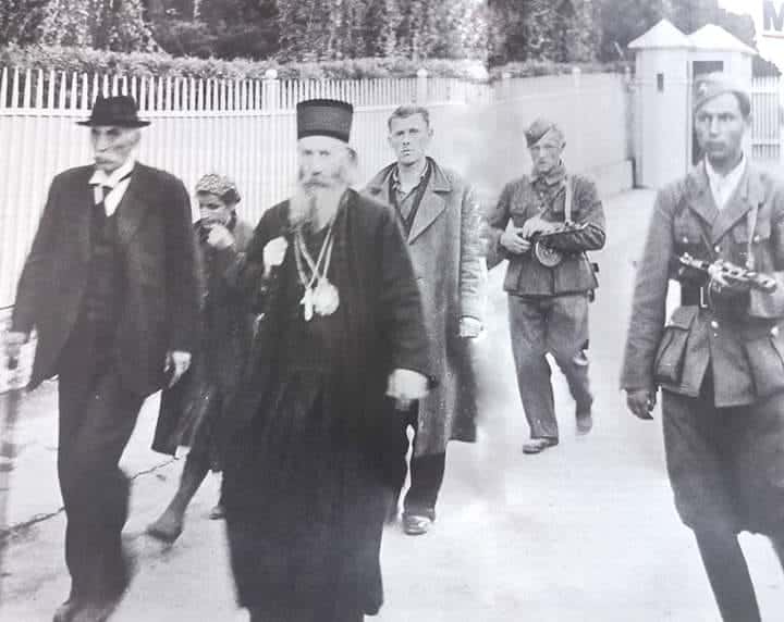 Како су комунистички зликовци мучили и убили митрополита црногорско-приморског Јоаникија Липовца Како су комунистички зликовци мучили и убили митрополита црногорско-приморског Јоаникија Липовца