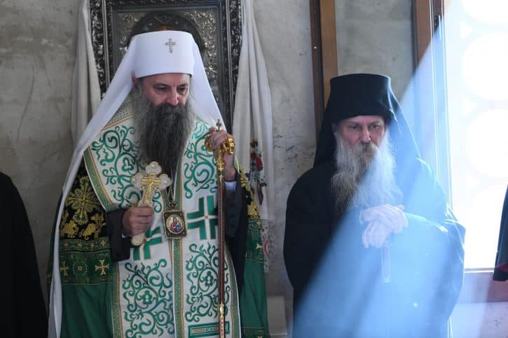 ЛУКАВИ ПАПОЉУБАЦ отишао у Јасеновац да позива на ћутање и да одатле пегла геноцид Ватикана и усташа?! ЛУКАВИ ПАПОЉУБАЦ отишао у Јасеновац да позива на ћутање и да одатле пегла геноцид Ватикана и усташа?!