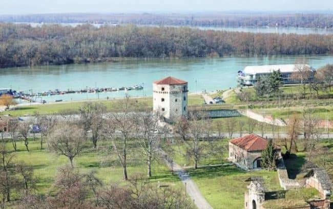 Зашто на Ушћу нема спомен обележја за преко 30.000 жртава усташа које су ту нашле вечни починак?! Зашто на Ушћу нема спомен обележја за преко 30.000 жртава усташа које су ту нашле вечни починак?!