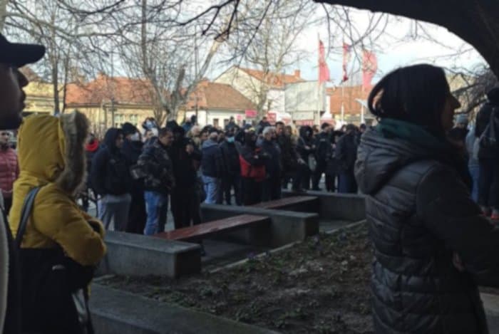 Мали предузетници из Ваљева се побунили против најновијег затварања и затирања мале привреде Мали предузетници из Ваљева се побунили против најновијег затварања и затирања мале привреде