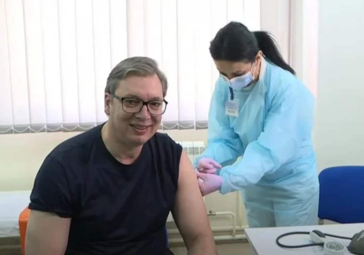 МИЛИОН СРБА ВАКЦИНИСАНО Кинези признали да њихове вакцине нису ефикасне! (видео) МИЛИОН СРБА ВАКЦИНИСАНО Кинези признали да њихове вакцине нису ефикасне! (видео)