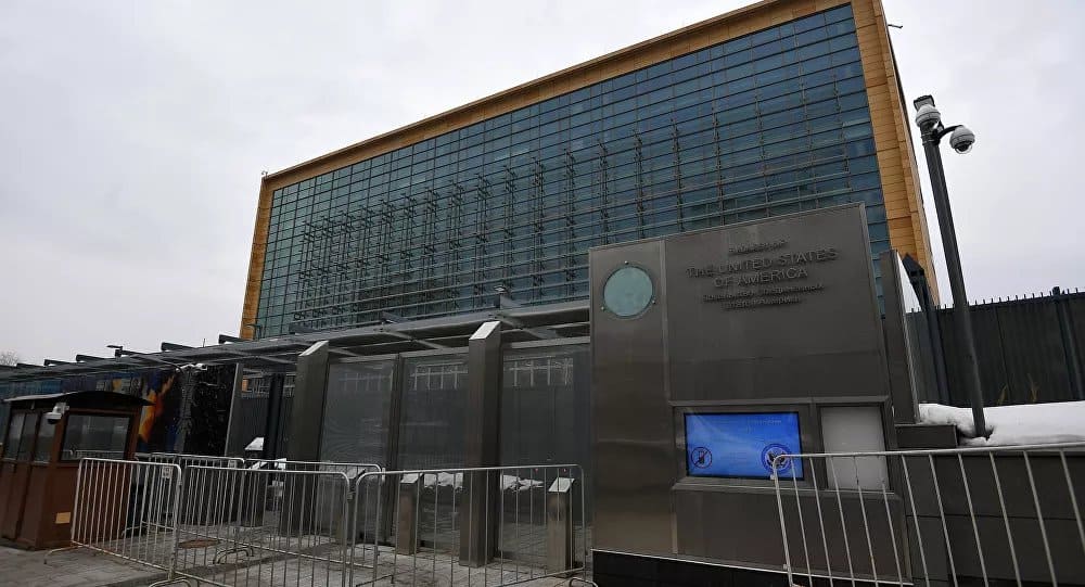 Русија забранила чешкој и америчкој амбасади да запошљавају руске држављане Русија забранила чешкој и америчкој амбасади да запошљавају руске држављане