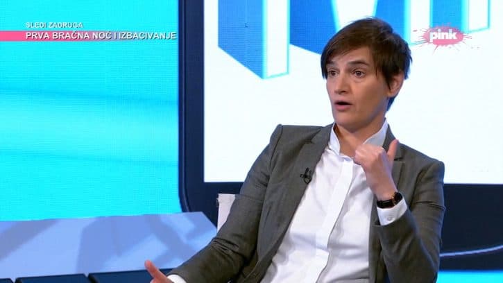 Машина за производњу небулоза опет стављена у погон после еколошког протеста у Београду Машина за производњу небулоза опет стављена у погон после еколошког протеста у Београду