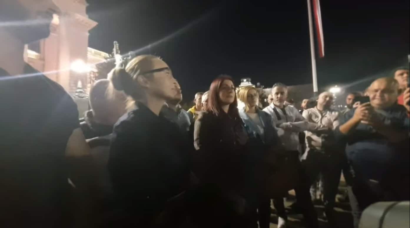 После притиска народа ВУЧИЋЕВ ГЕСТАПО пустио др Рачића на слободу, у суботу у пет сати испред скупштине велики протест! (ВИДЕО) После притиска народа ВУЧИЋЕВ ГЕСТАПО пустио др Рачића на слободу, у суботу у пет сати испред скупштине велики протест! (ВИДЕО)