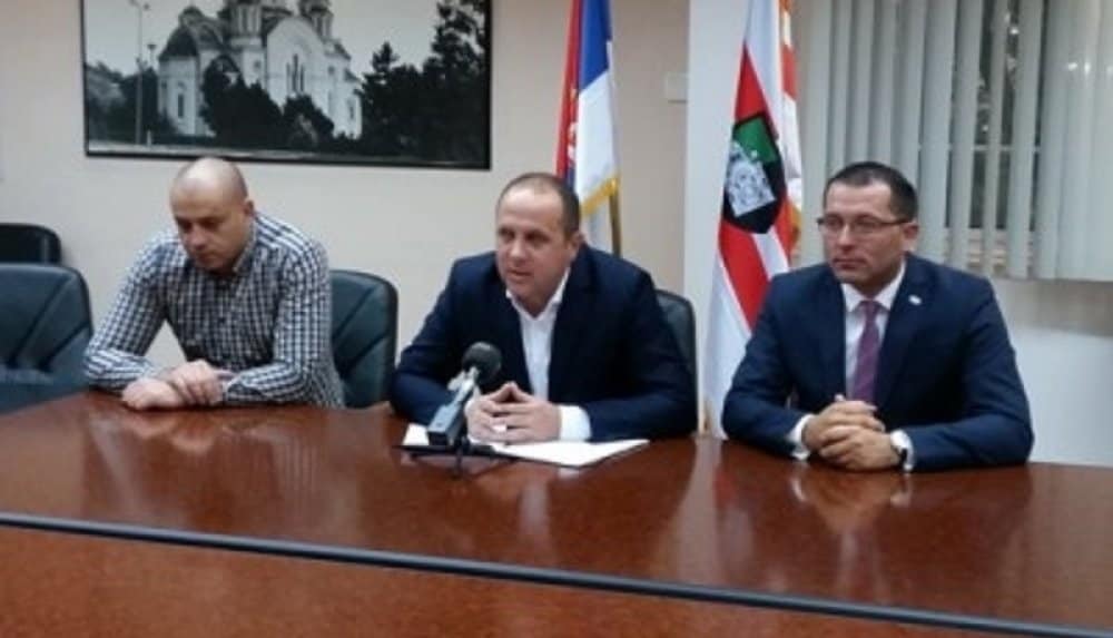 Лазаревац: Напредњаци изгласали да надокнада за експлоатацију минералних сировина пређе у касу Града Београда Лазаревац: Напредњаци изгласали да надокнада за експлоатацију минералних сировина пређе у касу Града Београда