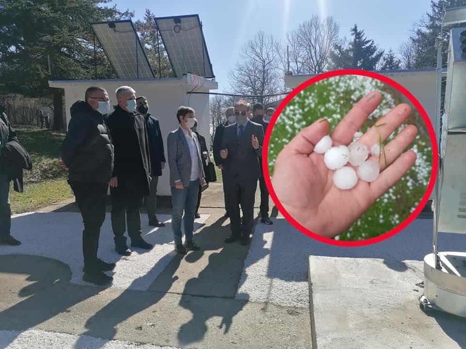 Брнабићка благословила најсавремнији радарски центар на Букуљи, град данас побио комлетну летину (видео, фото) Брнабићка благословила најсавремнији радарски центар на Букуљи, град данас побио комлетну летину (видео, фото)
