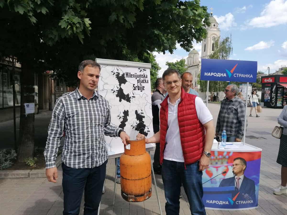 НОВА АФЕРА НАПРЕДНИХ ЛОПОВА: Ево где и код кога завршава новац намењен за гасификацију НОВА АФЕРА НАПРЕДНИХ ЛОПОВА: Ево где и код кога завршава новац намењен за гасификацију