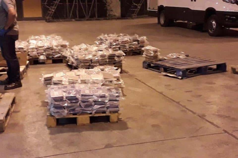 Заплењен кокаин у вредности од 100 милиона евра на Малти био на путу за Словенију Заплењен кокаин у вредности од 100 милиона евра на Малти био на путу за Словенију