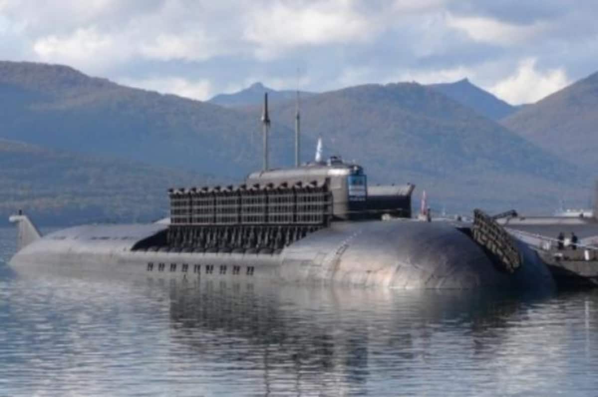 Руси поринули подморницу "Белгород" која носи оружје судњег дана и у стању је да уништи континент (видео) Руси поринули подморницу "Белгород" која носи оружје судњег дана и у стању је да уништи континент (видео)