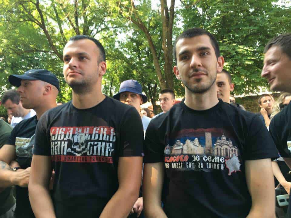 ИЗДАЈНИЧКА ФУКАРО свих фела, ево ти одговора српске младости из Грачанице на твоју издају! (фото галерија) ИЗДАЈНИЧКА ФУКАРО свих фела, ево ти одговора српске младости из Грачанице на твоју издају! (фото галерија)