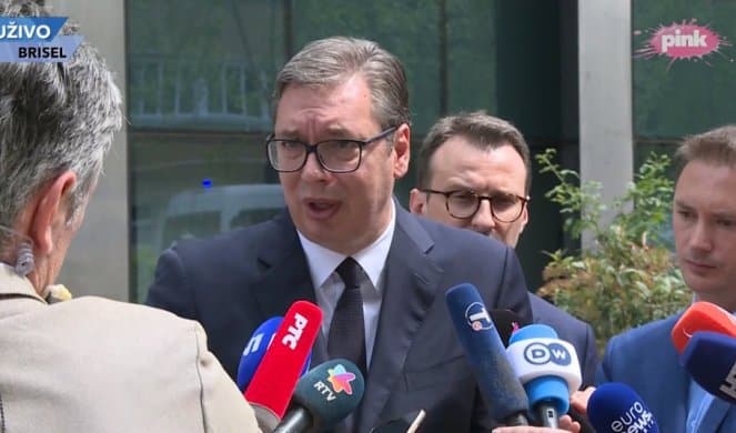 Ти си уплашени зеко умислио да ти је Косово и Метохију у наследство оставо ђедо из Чипуљића?! Ти си уплашени зеко умислио да ти је Косово и Метохију у наследство оставо ђедо из Чипуљића?!