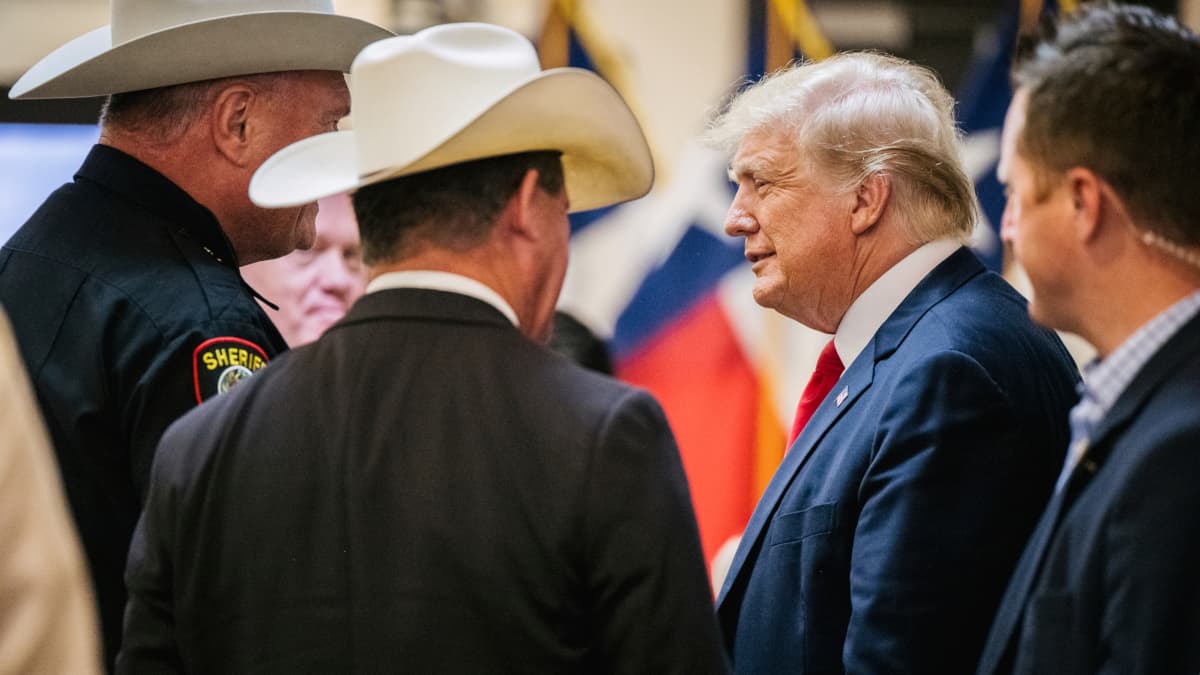 „Одлучио сам“: Доналд Трамп о председничкој кандидатури 2024. (видео) „Одлучио сам“: Доналд Трамп о председничкој кандидатури 2024. (видео)