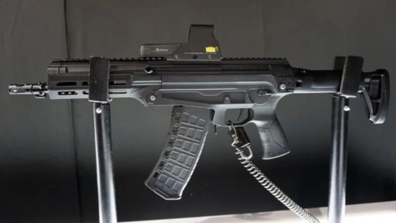 Kалашњиков производи прву серију аутомата за пилоте Kалашњиков производи прву серију аутомата за пилоте