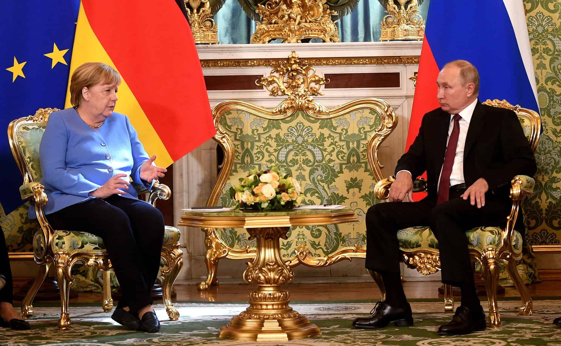 Меркел у Кремљу – у посети која је много више од опроштајне Меркел у Кремљу – у посети која је много више од опроштајне