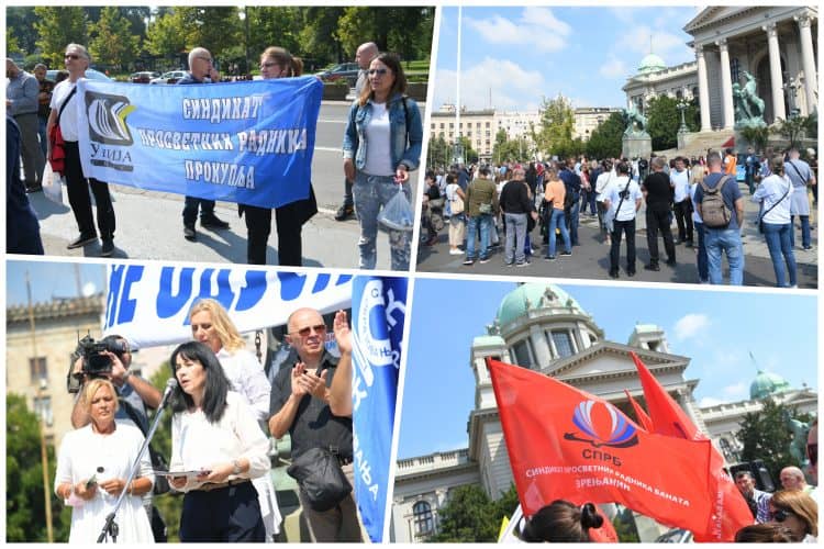 Београд: Почео протест просветара испред Скупштине Србије Београд: Почео протест просветара испред Скупштине Србије
