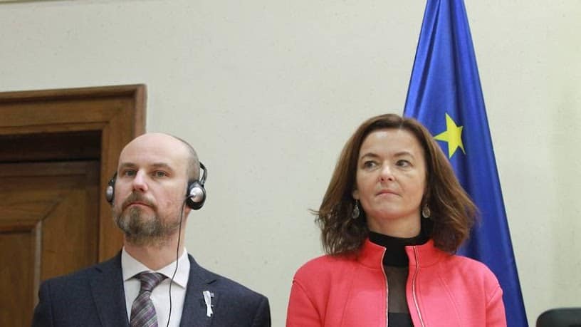 Представници ЕУ наместили про-еу опозицију Вучићу да их на изборима откине од ку*ца Представници ЕУ наместили про-еу опозицију Вучићу да их на изборима откине од ку*ца