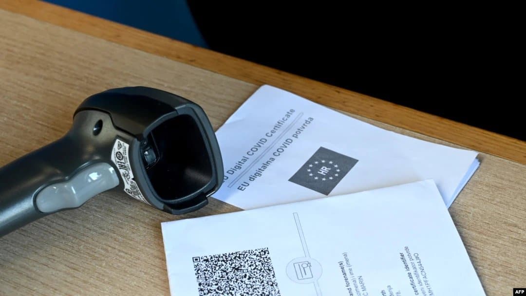 УВОДЕ СЕ КОВИД ПРОПУСНИЦЕ: Предлог да на јавне догађаје и у ресторане иду само "заштићени" УВОДЕ СЕ КОВИД ПРОПУСНИЦЕ: Предлог да на јавне догађаје и у ресторане иду само "заштићени"