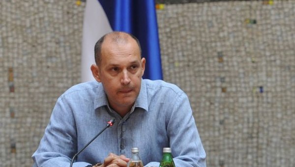 Стручни сарадник земунског клана: Вакцина ће морати да се прима на сваких пет-шест месеци! Стручни сарадник земунског клана: Вакцина ће морати да се прима на сваких пет-шест месеци!