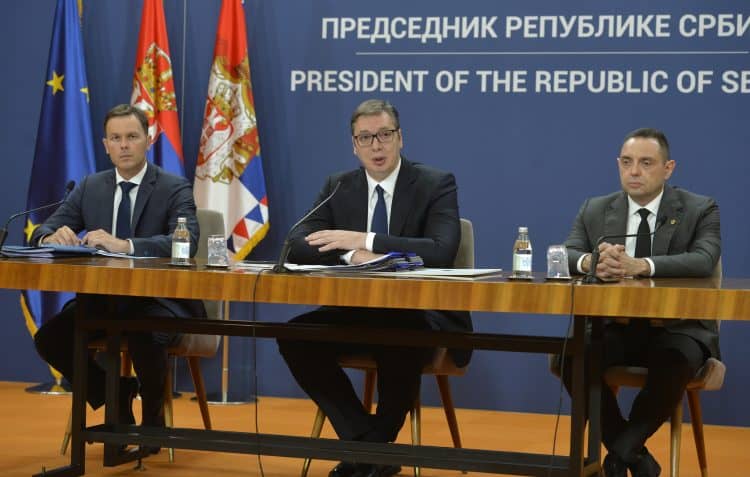 Новинар Н1 извалио плиткоумног диктатора Вучића простим питањем које му је поставио (видео) Новинар Н1 извалио плиткоумног диктатора Вучића простим питањем које му је поставио (видео)