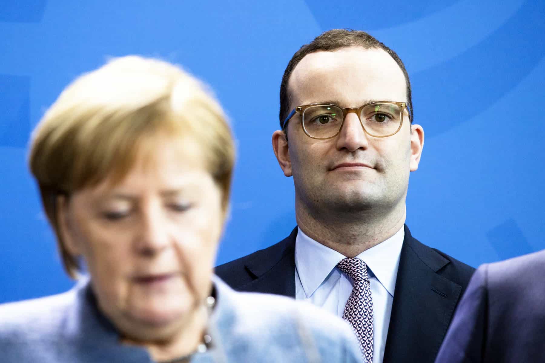 НЕМАЧКИ МИНИСТАР ЗДРАВЉА Ако тестирамо вакцинисане пандемија никада неће престати! (видео) НЕМАЧКИ МИНИСТАР ЗДРАВЉА Ако тестирамо вакцинисане пандемија никада неће престати! (видео)
