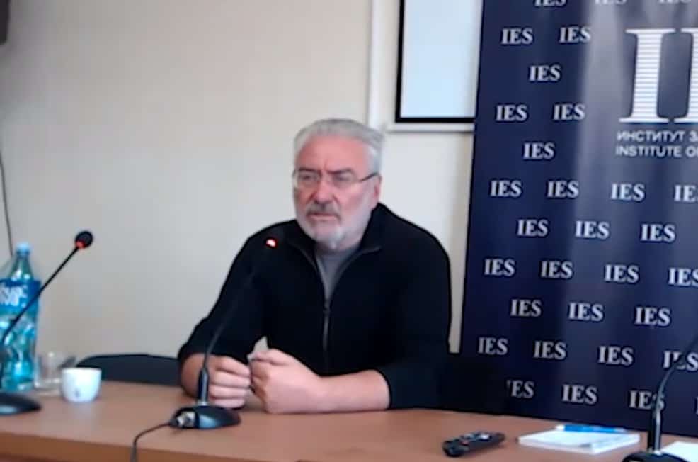 Др Бранимир Несторовић: "Контроверзе и дилеме око короне и њеног сузбијања" (видео) Др Бранимир Несторовић: "Контроверзе и дилеме око короне и њеног сузбијања" (видео)