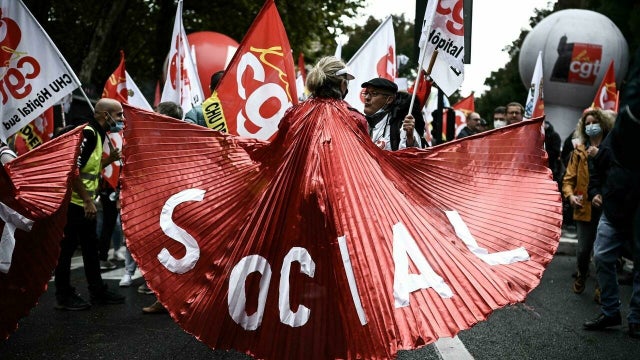 Штрајк у електропривреди потреса Француску (видео) Штрајк у електропривреди потреса Француску (видео)