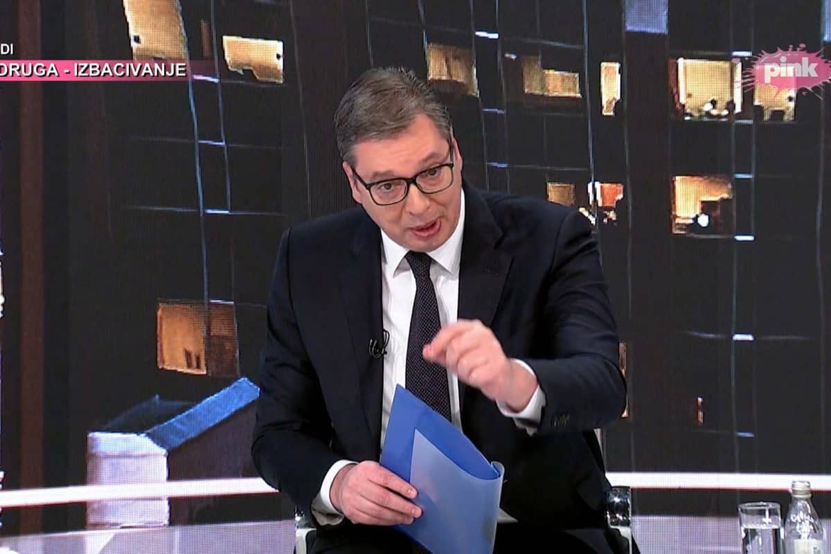 Вучић о багеру који гази народ: Може да наиђе чиме хоће! Вучић о багеру који гази народ: Може да наиђе чиме хоће!