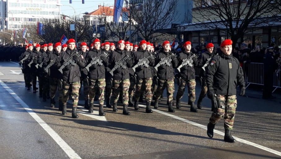 СРПСКА ВРАЋА ВОЈСКУ: Скупштини Српске достављена Декларација о уставним принципима СРПСКА ВРАЋА ВОЈСКУ: Скупштини Српске достављена Декларација о уставним принципима