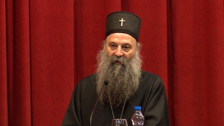 Софиста Профитирије да не замењује тезе јер СНС батинаши млате народ! Софиста Профитирије да не замењује тезе јер СНС батинаши млате народ!
