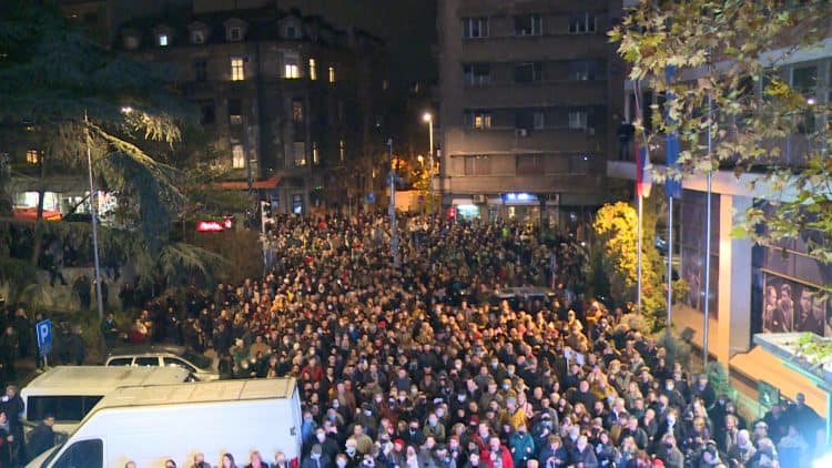 Одржан протест испред РТС због неемитовања спота против Рио Тинта (видео) Одржан протест испред РТС због неемитовања спота против Рио Тинта (видео)