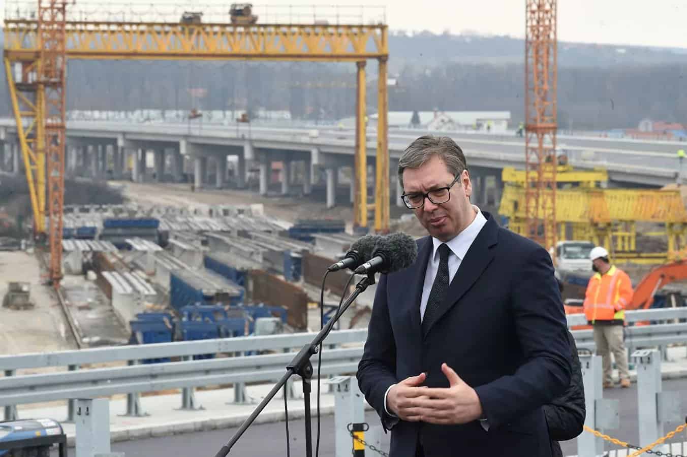 Потпиши Законе о експропријацији и референдуму и то ће ти бити задњи закони које ћеш потписати! Потпиши Законе о експропријацији и референдуму и то ће ти бити задњи закони које ћеш потписати!