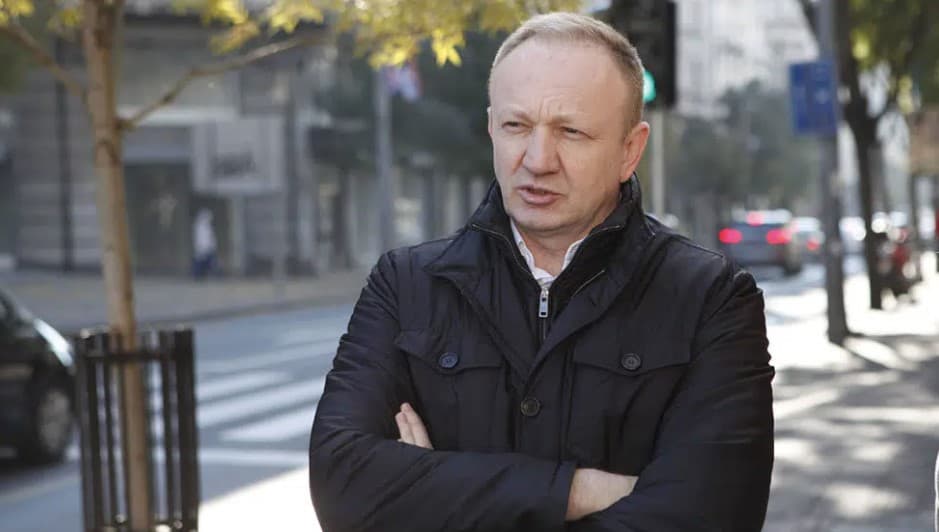 Ђиласе, прво да објасниш како си улупао милијарду евра на мост у равници па да наставимо причу о корупцији! Ђиласе, прво да објасниш како си улупао милијарду евра на мост у равници па да наставимо причу о корупцији!