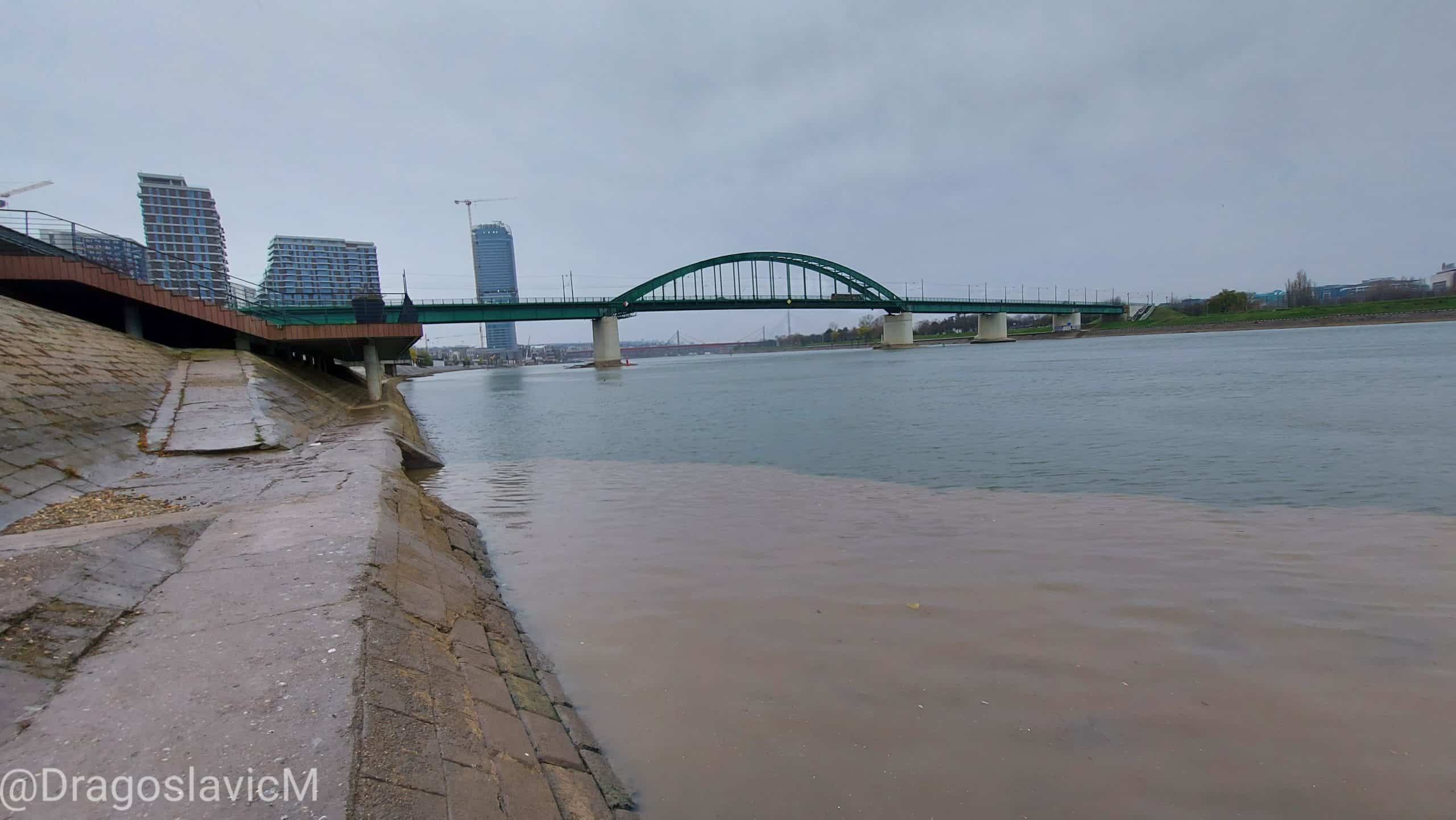 Београд на води? Не, Београд на говнима – буквално! Река фекалија, Весићу се свиђa (фото, видео) Београд на води? Не, Београд на говнима – буквално! Река фекалија, Весићу се свиђa (фото, видео)